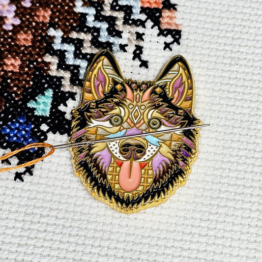 Mandala Husky Needle Minder