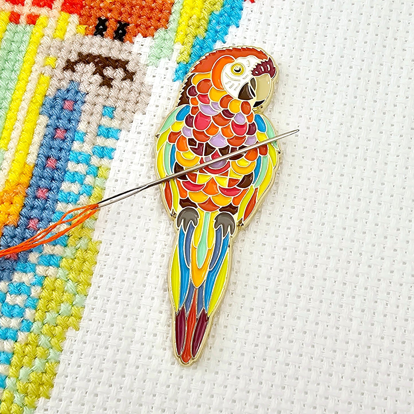 Mandala Parrot Needle Minder
