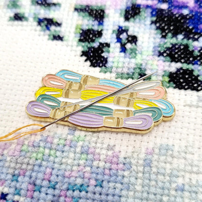 SECONDS Needle & Thread Needle Minder
